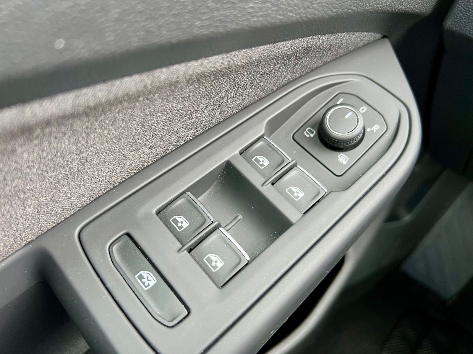 VW Golf VIII Variant Life AAC GZJR SHZ CARPLAY
