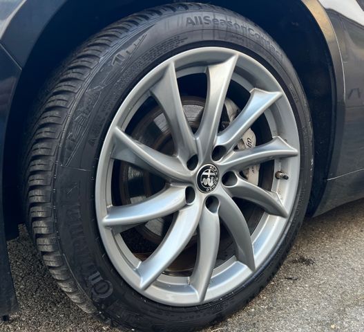 Giulia 2.0 Turbo 16V Ti Q4 Start&Stop (EURO 6d) 