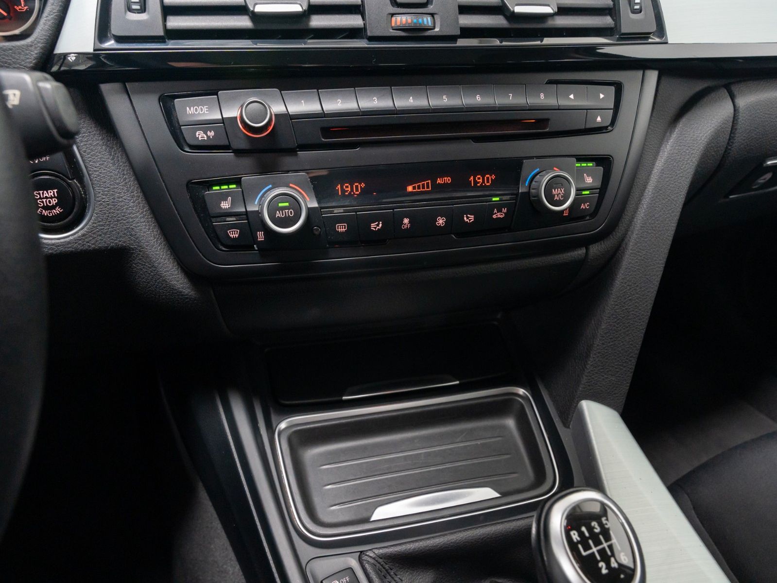 Fahrzeugabbildung BMW 316d PDC Xenon NaviBusiness GeschwindigReg Klima