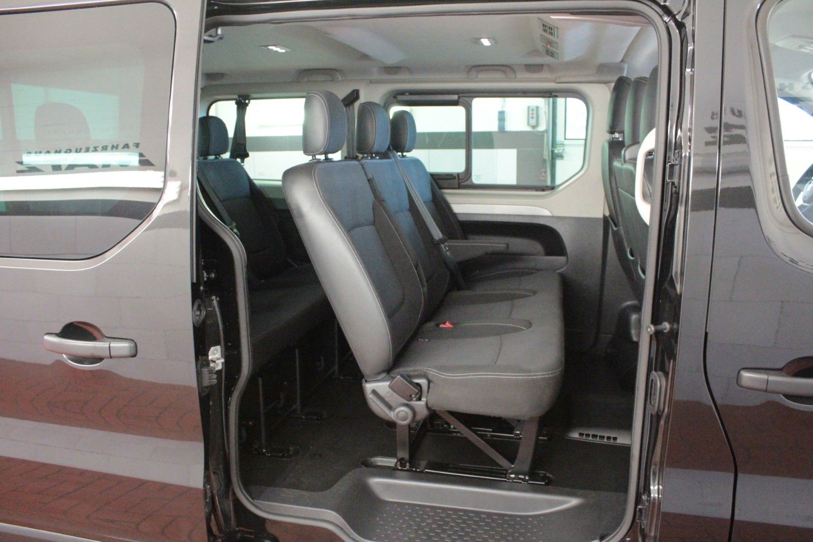 Fahrzeugabbildung Renault Trafic Blue dCi 150 EDC Life*Automatik*9-Sitzer*