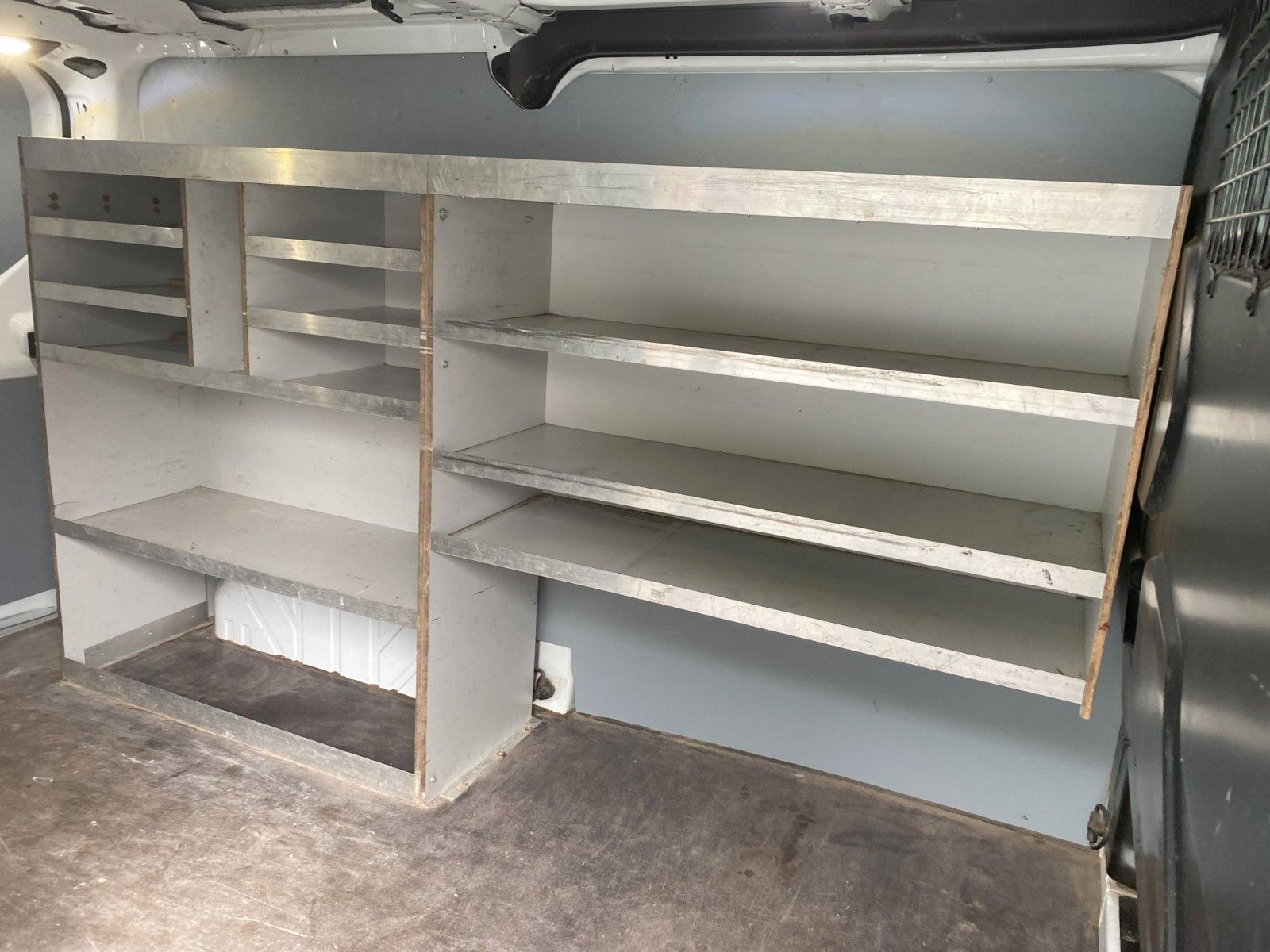 Fahrzeugabbildung Ford TransitCustomKasten270 L1 TrendAHKRegale,61563Km