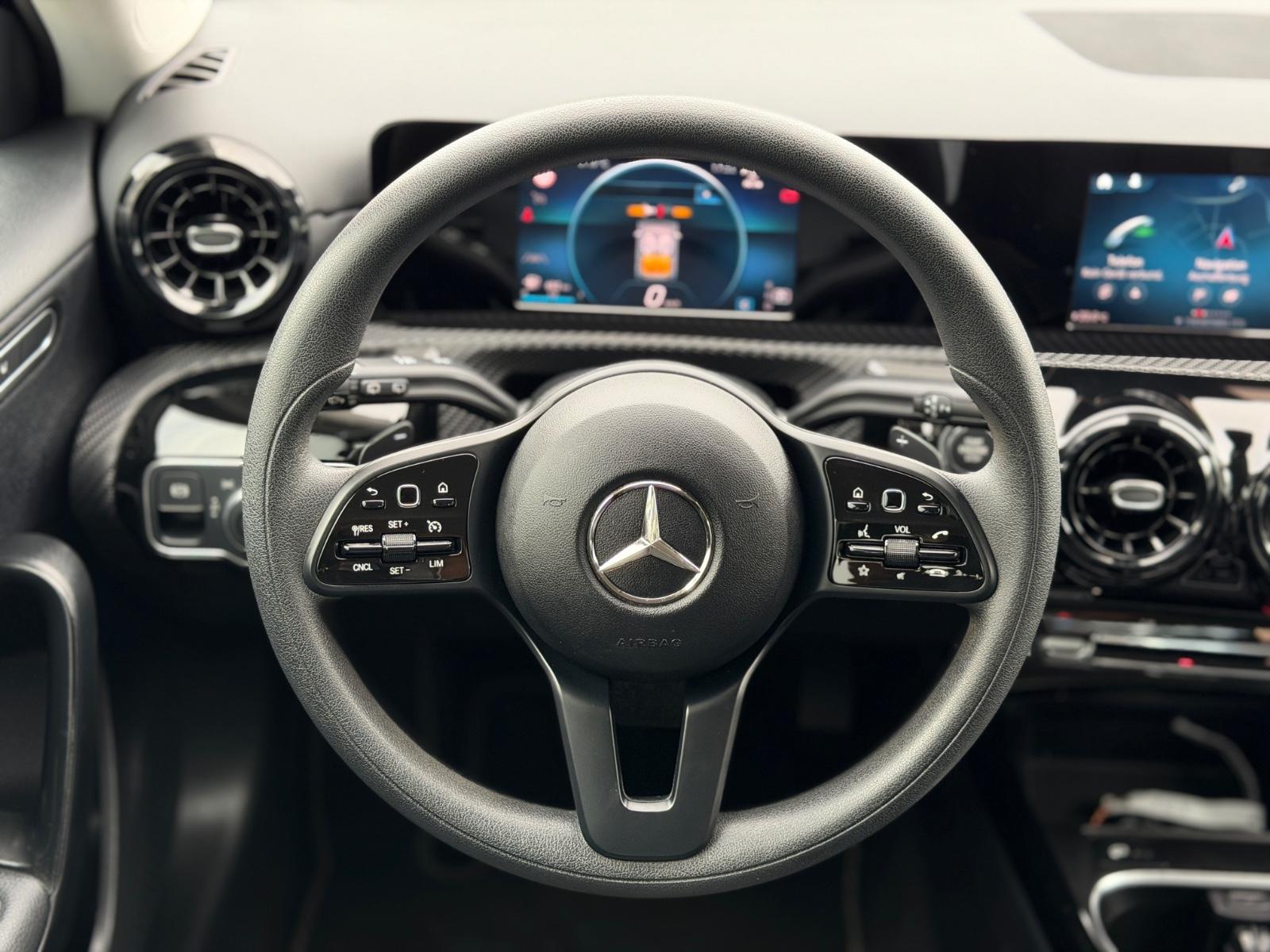Mercedes-Benz A-Class d 8G-DCT CarPlay Spur DAB MBUX PDC SHZ Alu, миниатюра 15