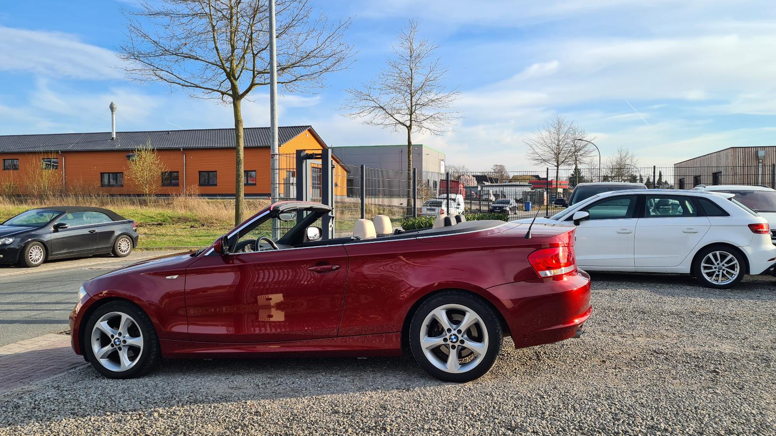 BMW 118i Cabrio Aut. -XENON*LEDER*NAVI-