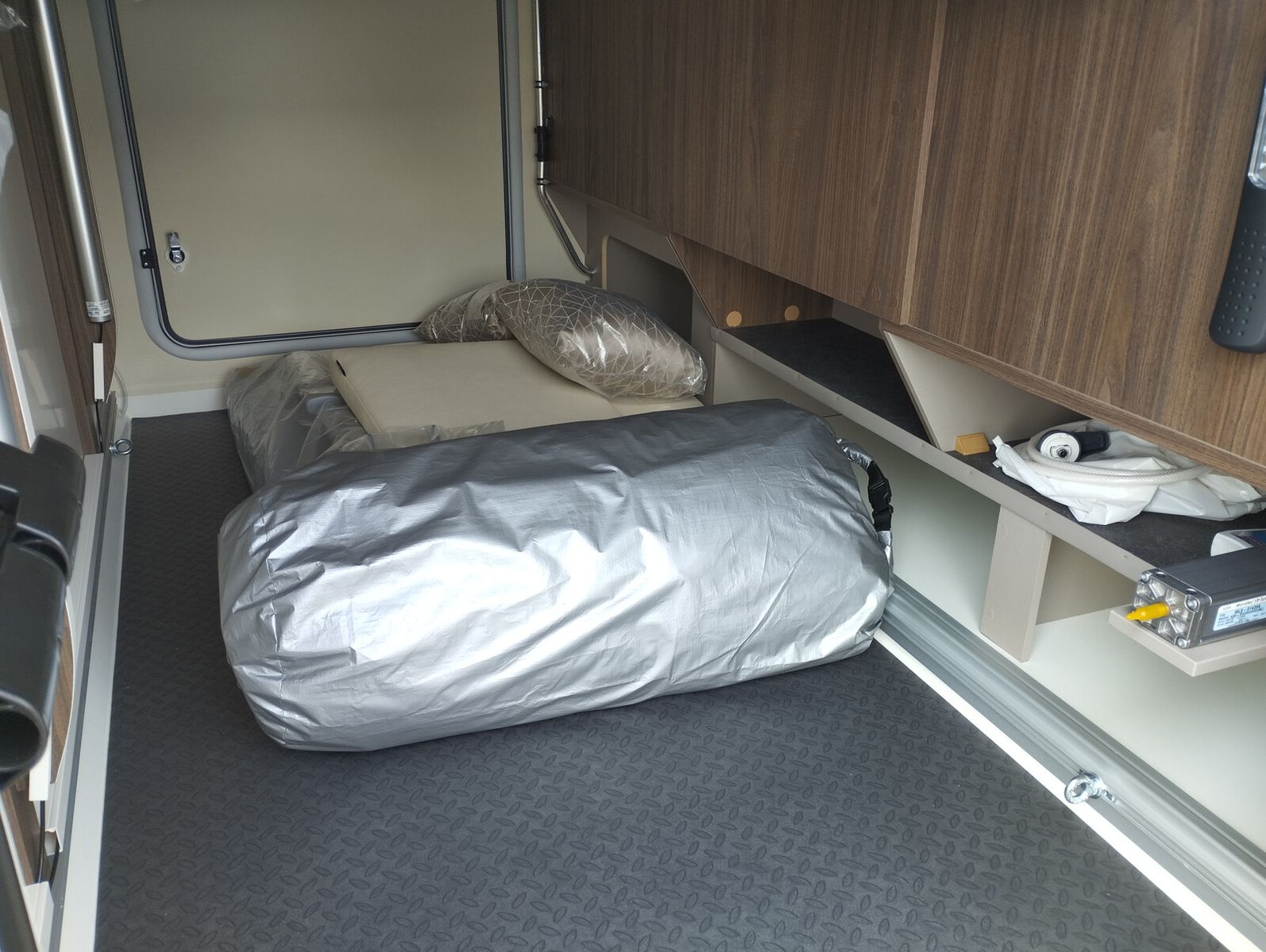 Fahrzeugabbildung Eura Mobil Profila T PT726QF Mondial-Pakete, Zusatzbett