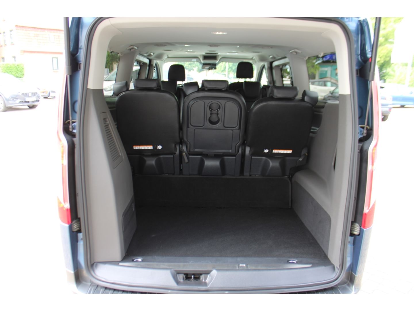 FORD Tourneo Custom 320 Titanium X 2.0 TDCi L2 Active - Image 9