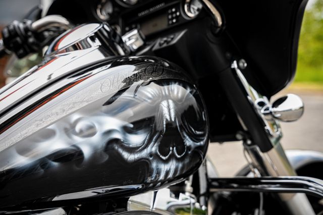 Fahrzeugabbildung Harley-Davidson STREET GLIDE FLHX 103 - KESSTECH -