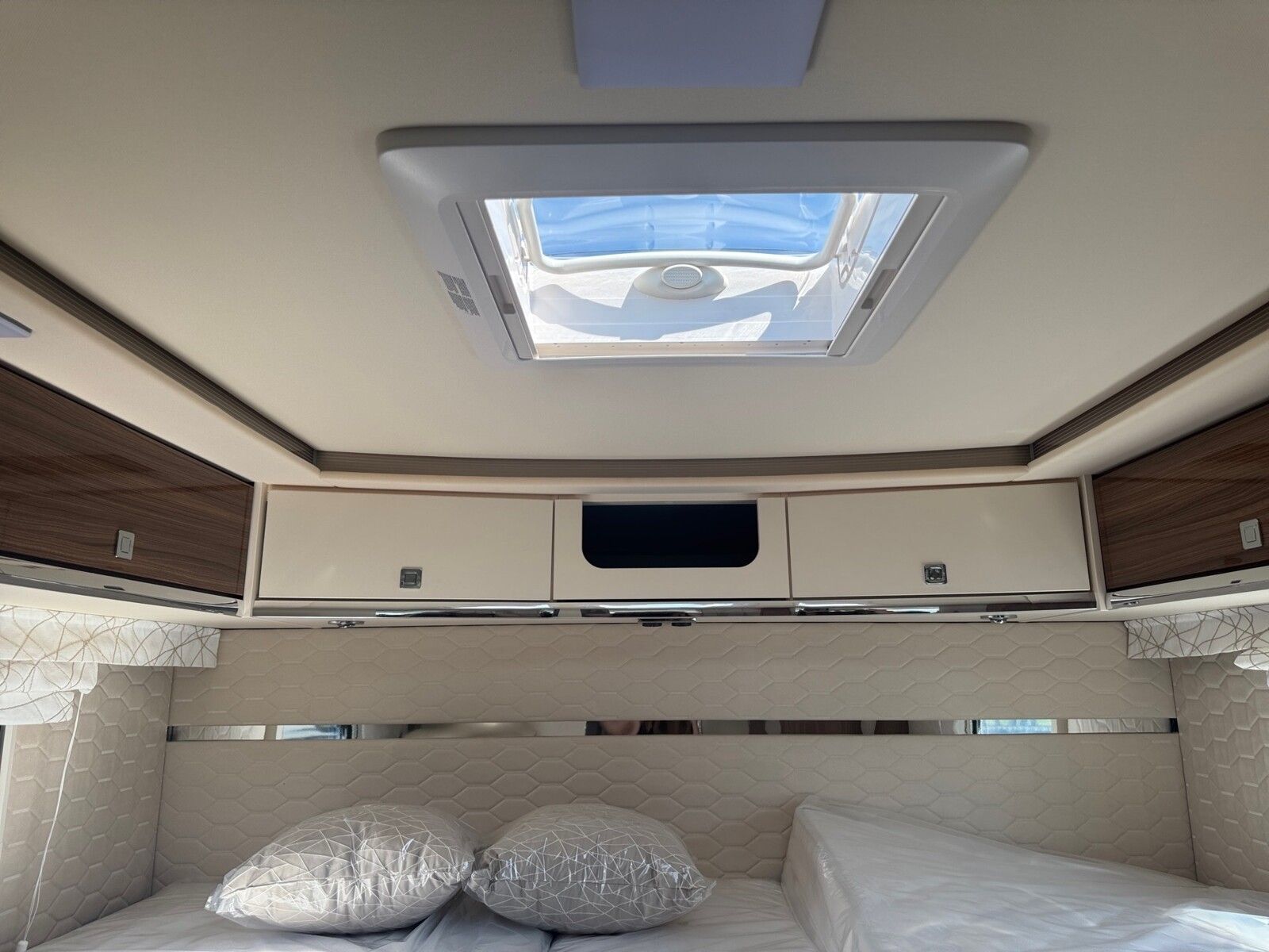 Fahrzeugabbildung Eura Mobil Contura CT 766 EF LuminaryPlus,Fahrassistenz