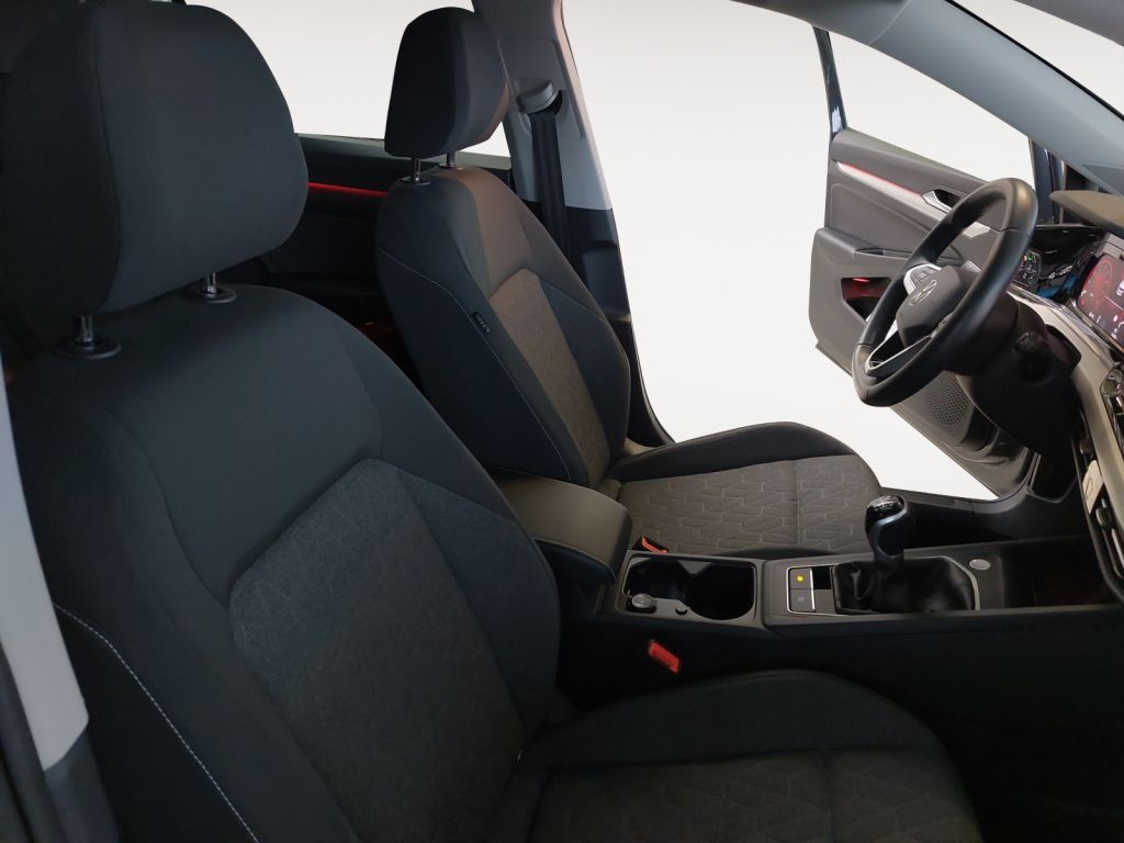 Fahrzeugabbildung Volkswagen Golf 1.5 TSI Life Panorama ACC Navi Schlüssellos
