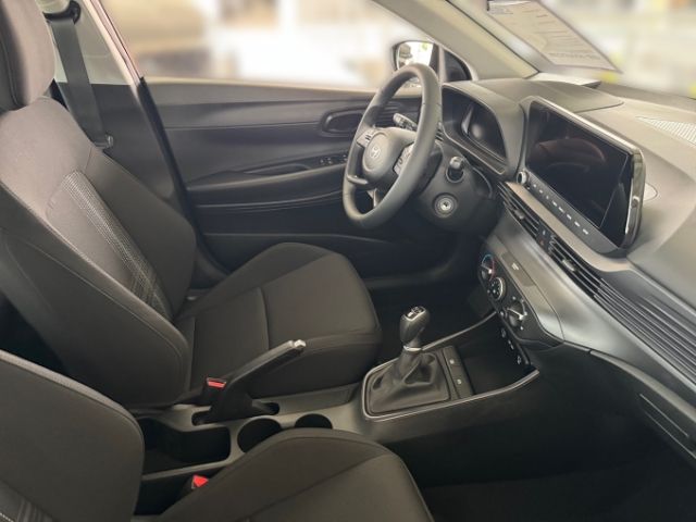 Fahrzeugabbildung Hyundai BAYON FL (MY25) 1.0 T-GDI Select Navi Kamera Ein