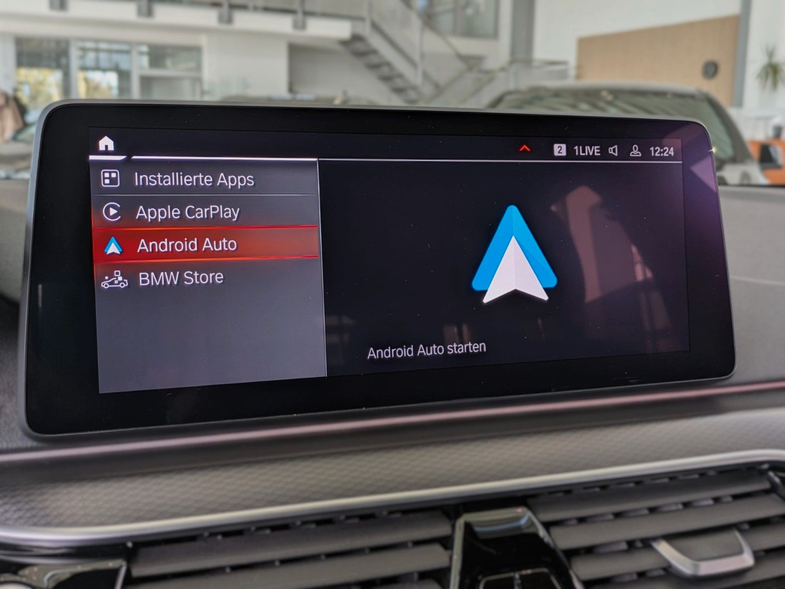 Fahrzeugabbildung BMW 530e M SPORT VIRTUAL HUD NAVI LASER LEDER AHK