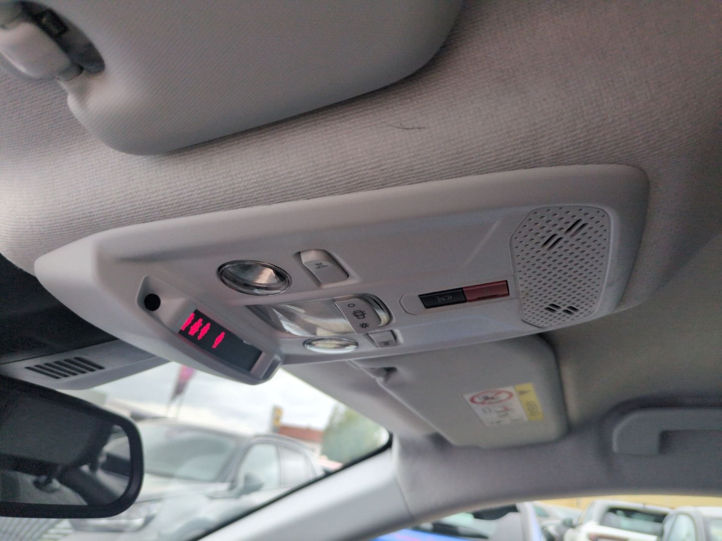 Peugeot 208 - Bild 24
