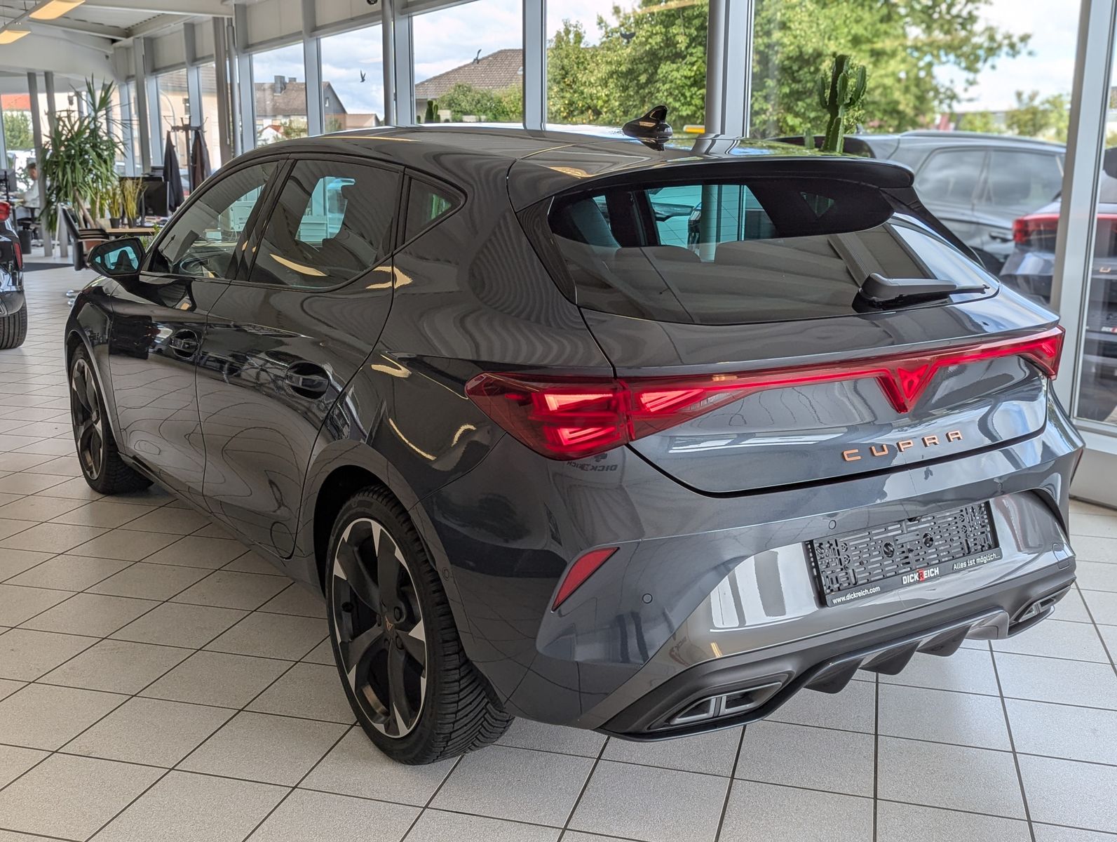 CUPRA Leon 2.0 TDI DSG Matrix Sennh Dynamic-Sitze Edge - Image 5