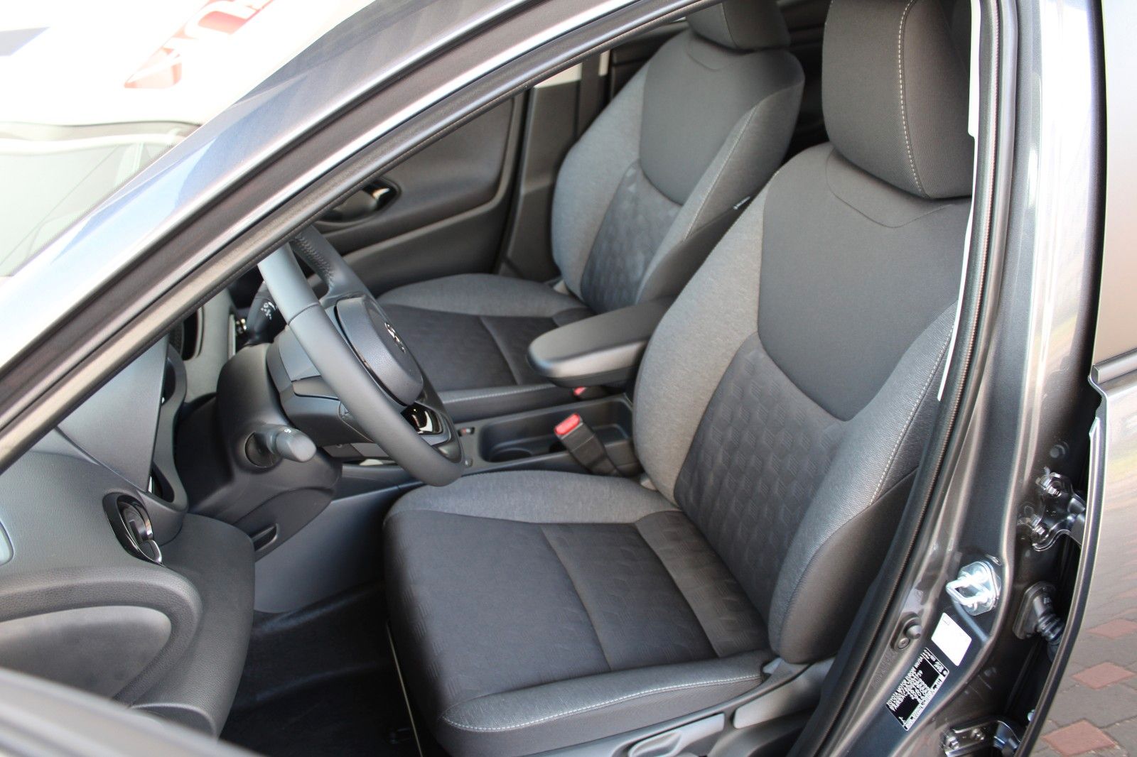 Fahrzeugabbildung Toyota Yaris 1.5 Hybrid Teamplayer + Comfort-Paket