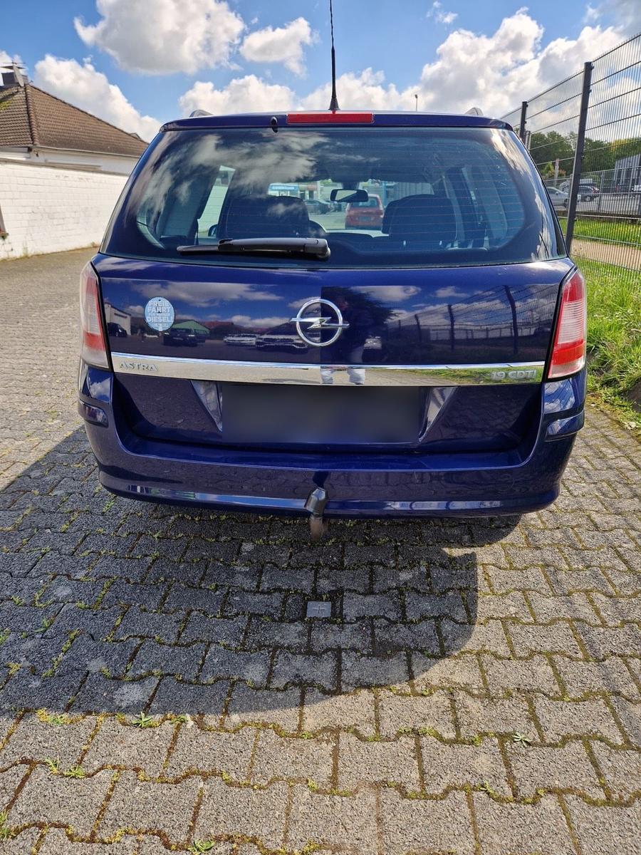 Opel Astra 2008 — engine