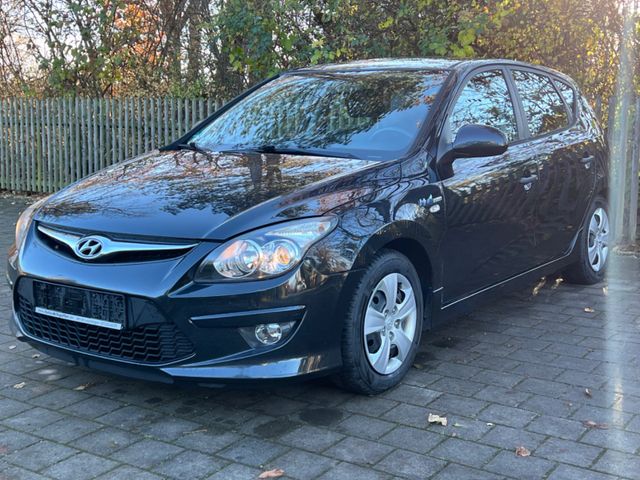 Hyundai i30 blue 1.6 CRDi*TÜV NEU*1. Hand*Scheckheft