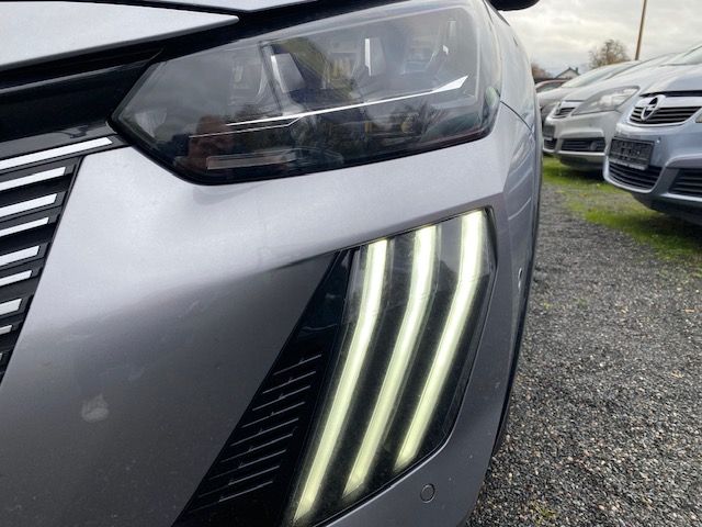 Fahrzeugabbildung Peugeot 208 GT MildHybrid 145 e-DSC6