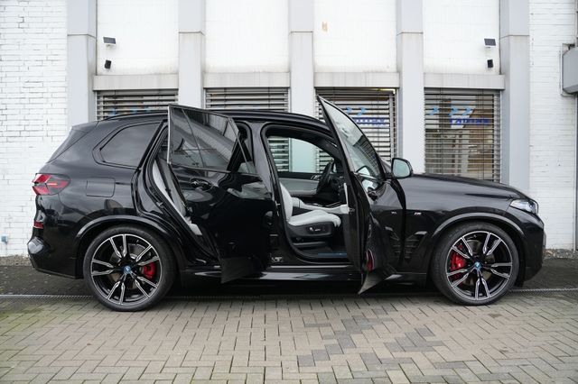 BMW X5 xDrive50e M SPORT PRO/PANO/22M/SILVERSTONE