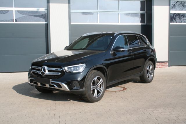 Mercedes-Benz GLC 220 d 4Matic AMG-Line/360/Led/Distronic/Navi