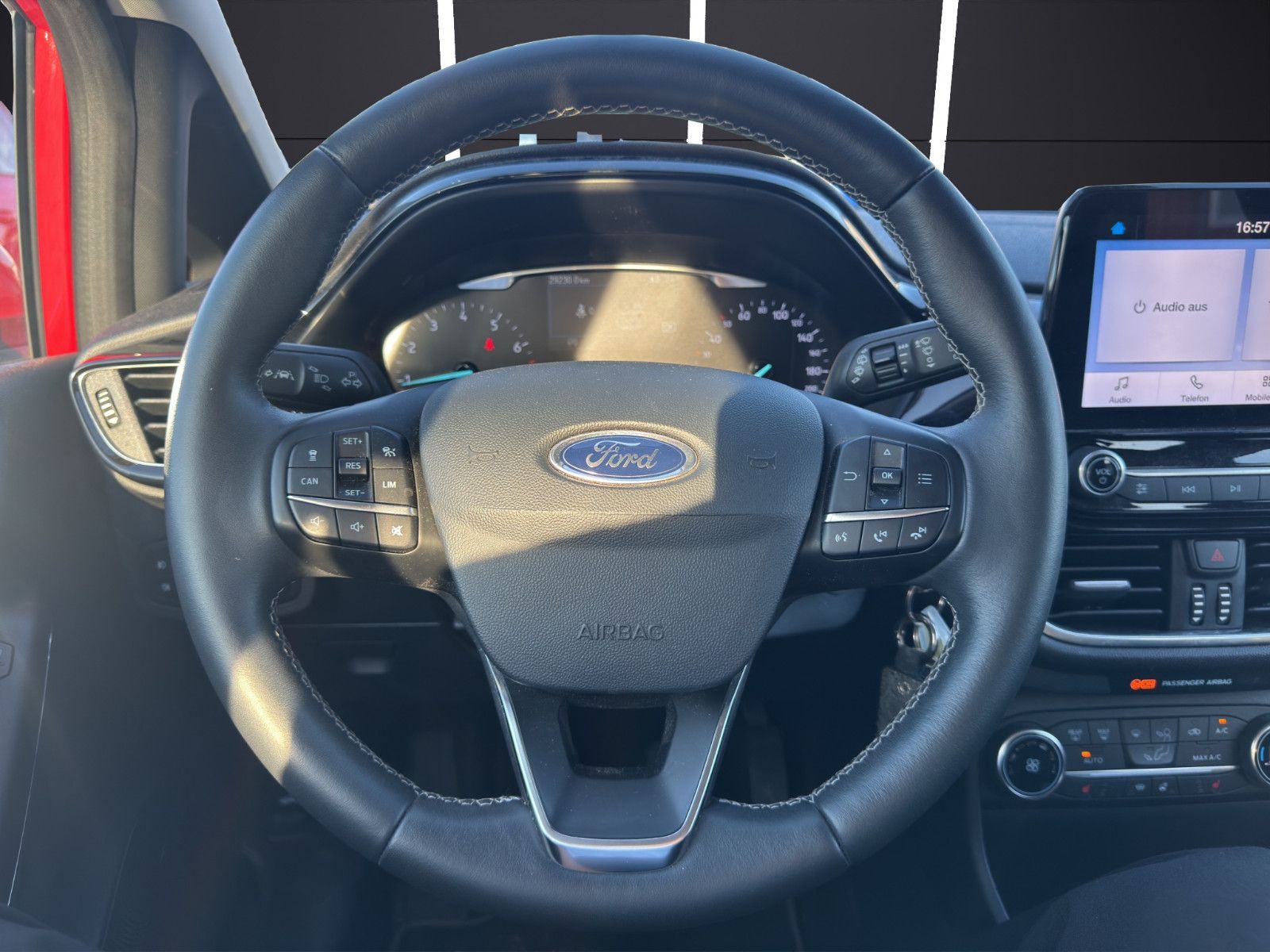 Fahrzeugabbildung Ford Fiesta Titanium/Keyless/ACC/Winterpaket/Export