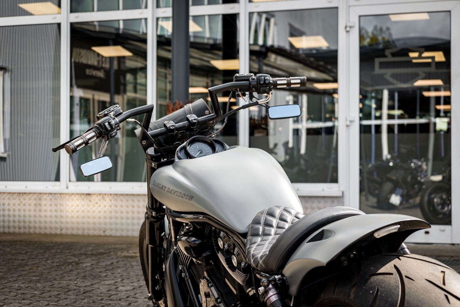 Fahrzeugabbildung Harley-Davidson VRSCDX Night Rod Special - Remus - Mini Ape