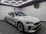Kia Stinger GT-Line 4WD|LEDER|PANO|LED|NAVI|AUTOM - Kia mit Diesel-Antrieb: Limousine