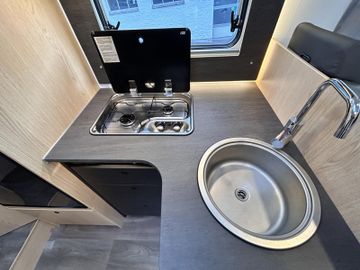 Sunlight Adventure T 67 Combi 6E SAT TV HUBBETT LED