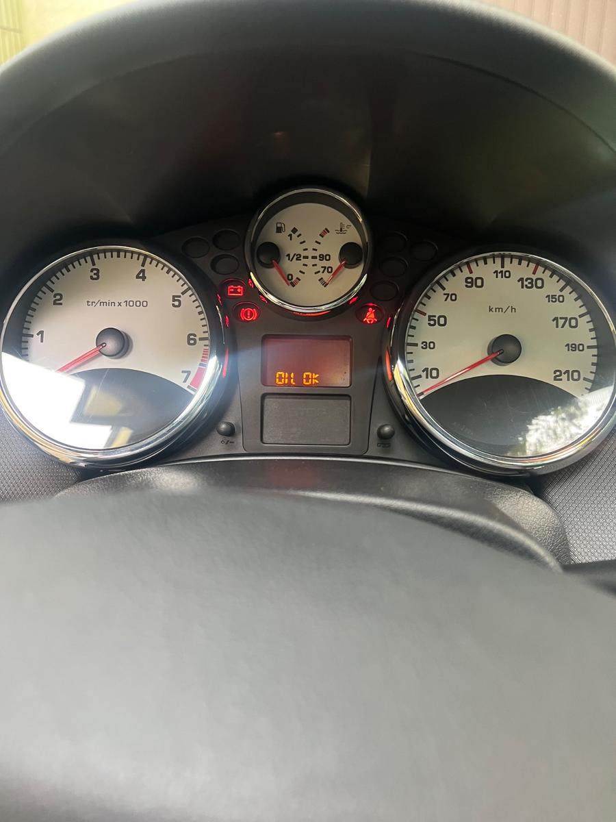 Peugeot 207 2011 — photo 11