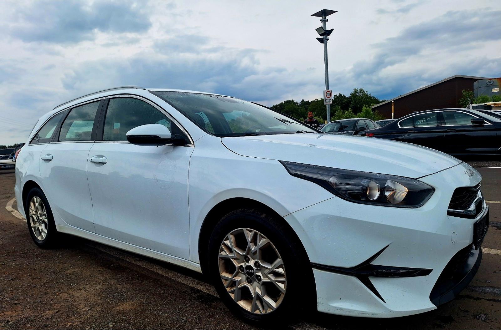 Kia cee'd Sportswagon 1.6 CRDi*Nav*Cam-PDC*Teilleder