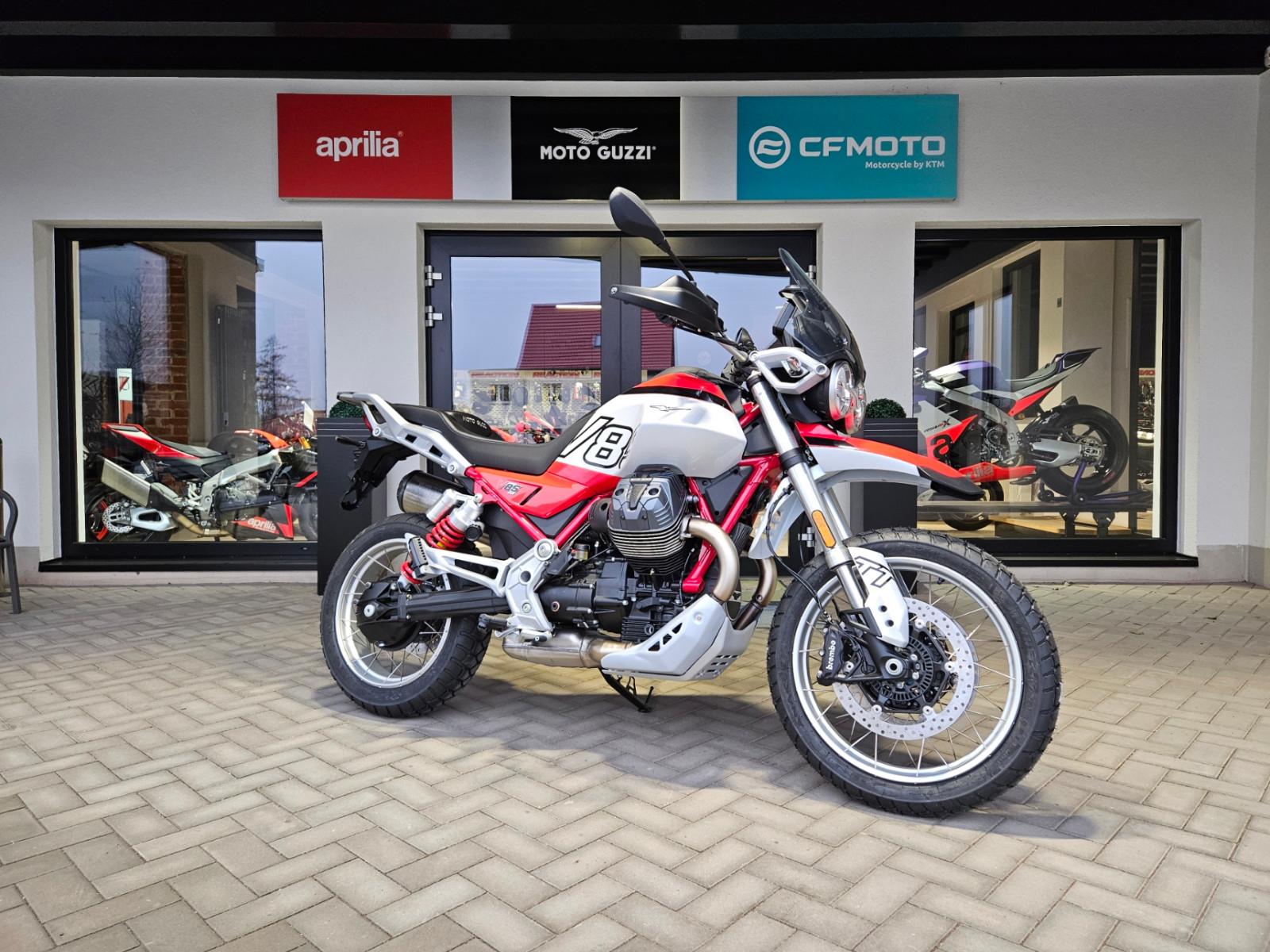 Moto Guzzi V 85 TT Rosso Fuji