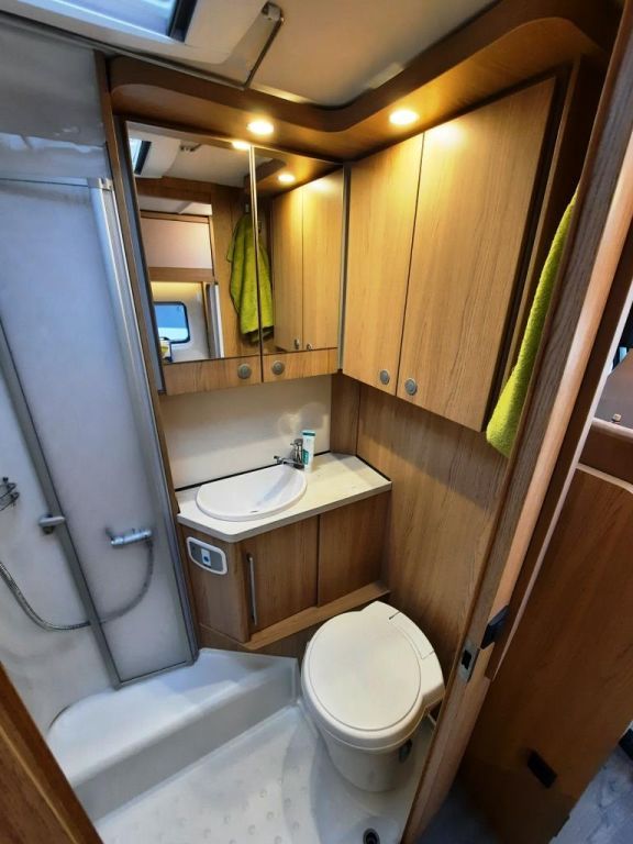 Fahrzeugabbildung LMC Cruiser V 646 G Solar/Rüfa/Sat/TV