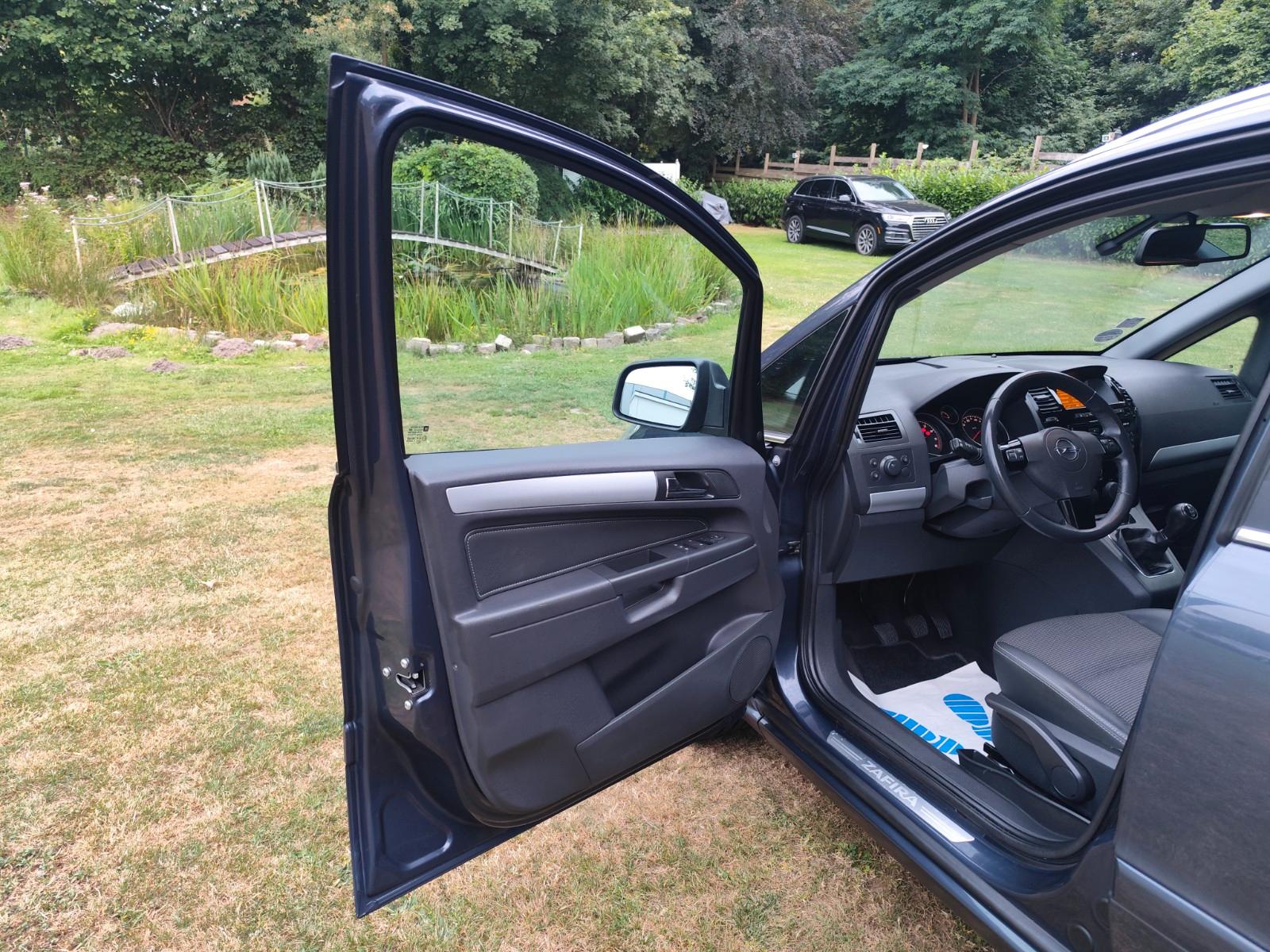 Opel Zafira B Innovation-Ahk-Ölkühler -TÜVNeu-Xenon