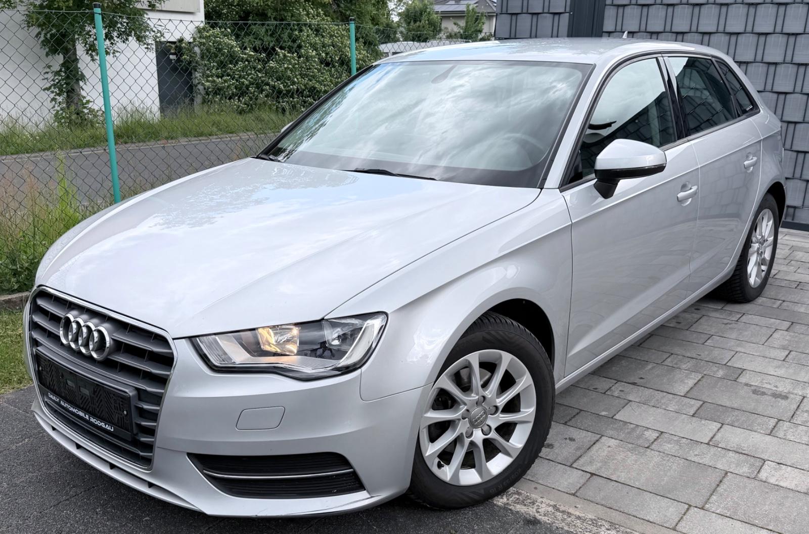 Audi A3 Sportback   Navi, SHZ, Klimaa AHK