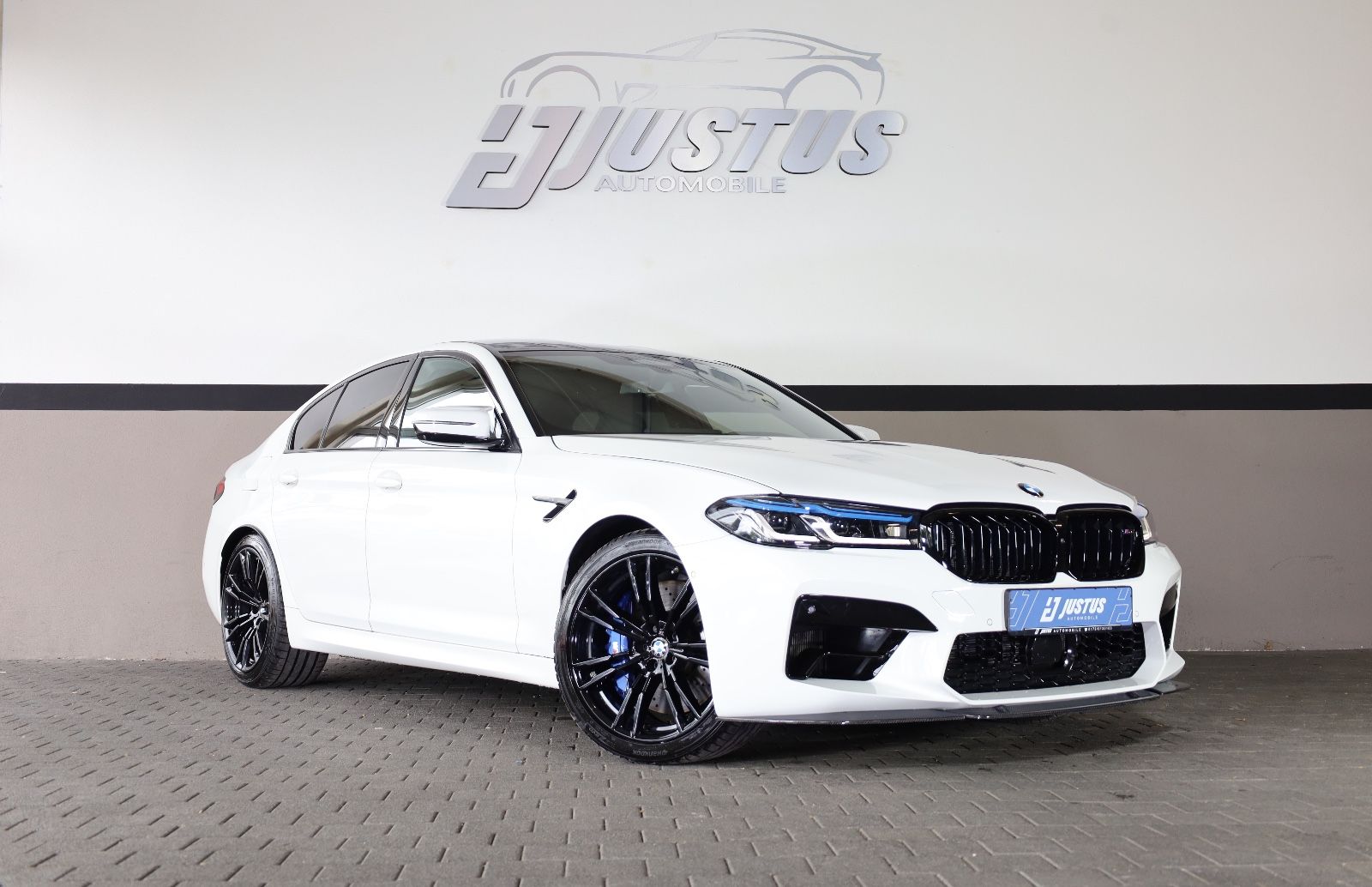 BMW M5/360*/HUD/ACC/DAB/B&amp;W/APPLE/4xSHZ/SBL/LHZ/R20