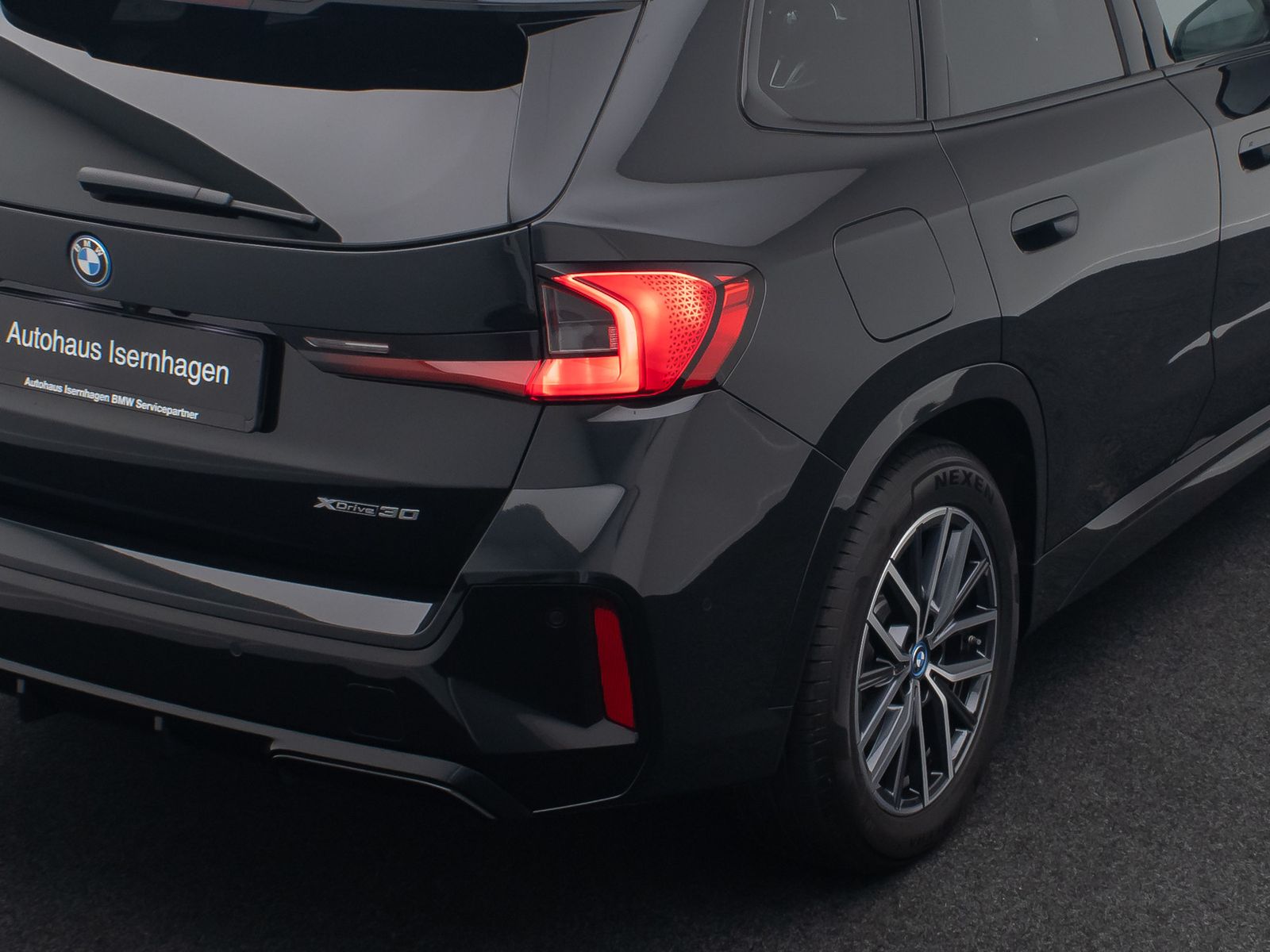 Fahrzeugabbildung BMW iX1 xD30 M Sport DriveAs Kamera DAB Komfort 18"