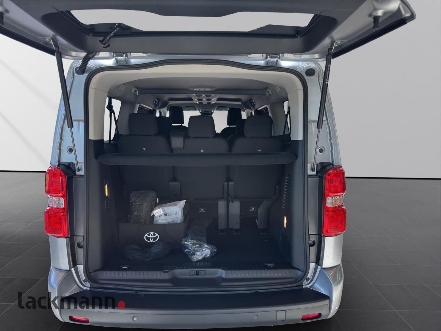 Toyota Proace Verso L2 Teamplayer AHK Navi