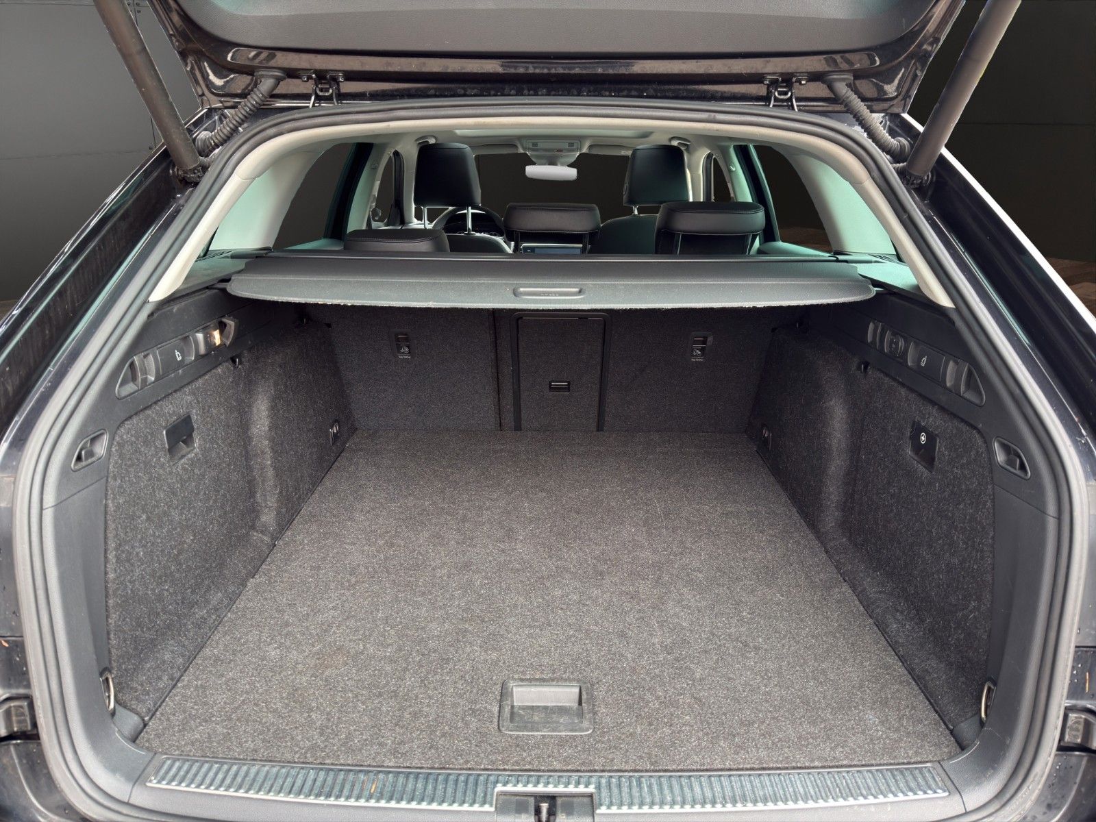 Fahrzeugabbildung SKODA Superb L&K 4x4*Pano*ACC*Kamera*Massage*Virt.Cock