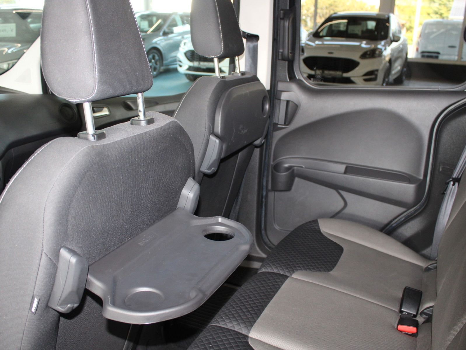 Fahrzeugabbildung Ford Tourneo Courier Trend KLIMA WinterPaket AHK PDC