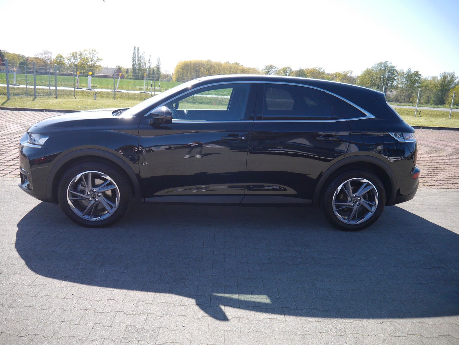 DS Automobiles DS7 E-Tense  LED/Navi/AHK/Kamera/SHZ imagem 3