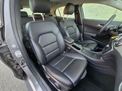 MERCEDES-BENZ GLA 200 1,6 Benzin Navi Automatik 80Tkm TÜV01/28