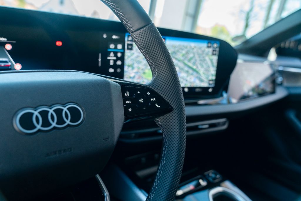 AUDI A6 TDI quattro/ LUFTFAHR./ 21"/ TECH PRO/ S LINE AUDI A6 TDI quattro/ LUFTFAHR./ 21"/ TECH PRO/ S LINE