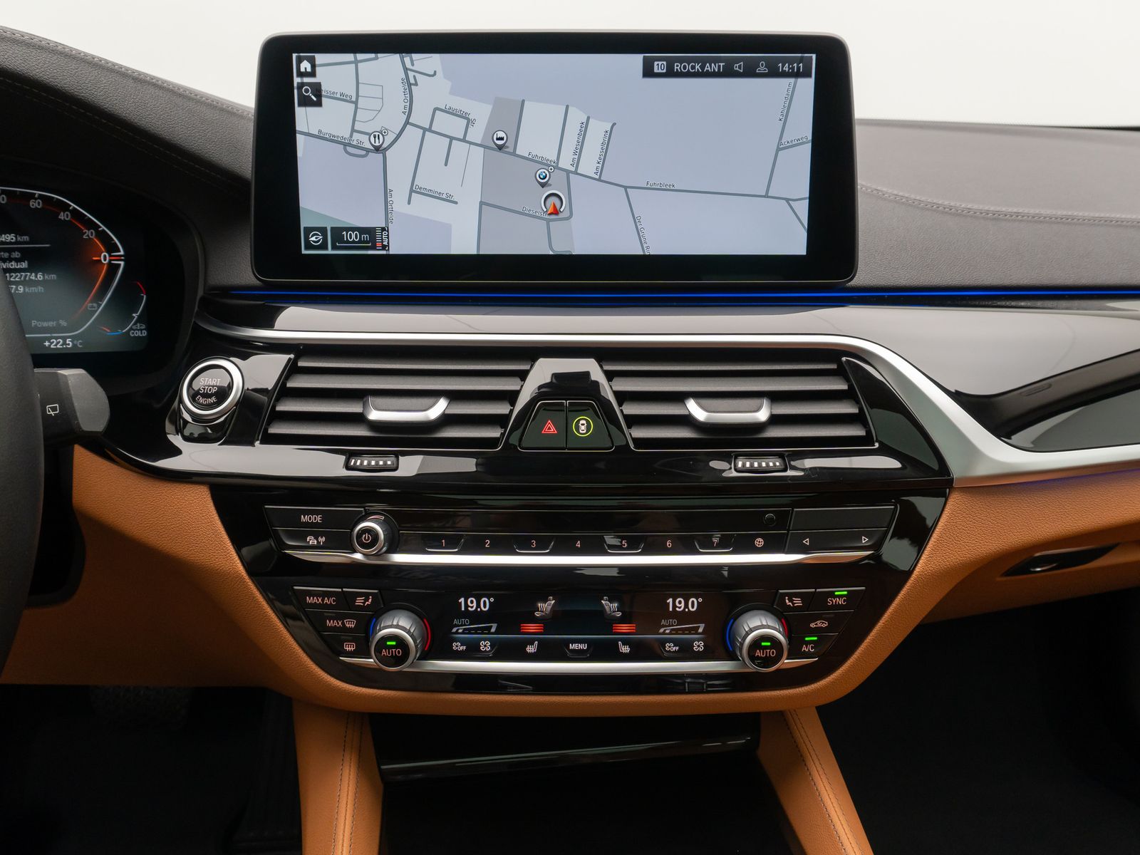 Fahrzeugabbildung BMW 540d xD Luxury Line Panorama HUD HIFi DAB DisKey
