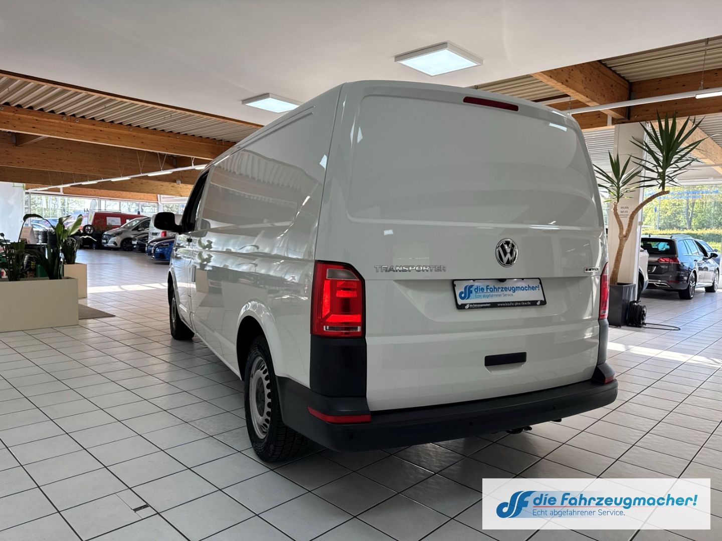 Fahrzeugabbildung Volkswagen Transporter T6 Kasten lang 4Motion StandHZG Navi