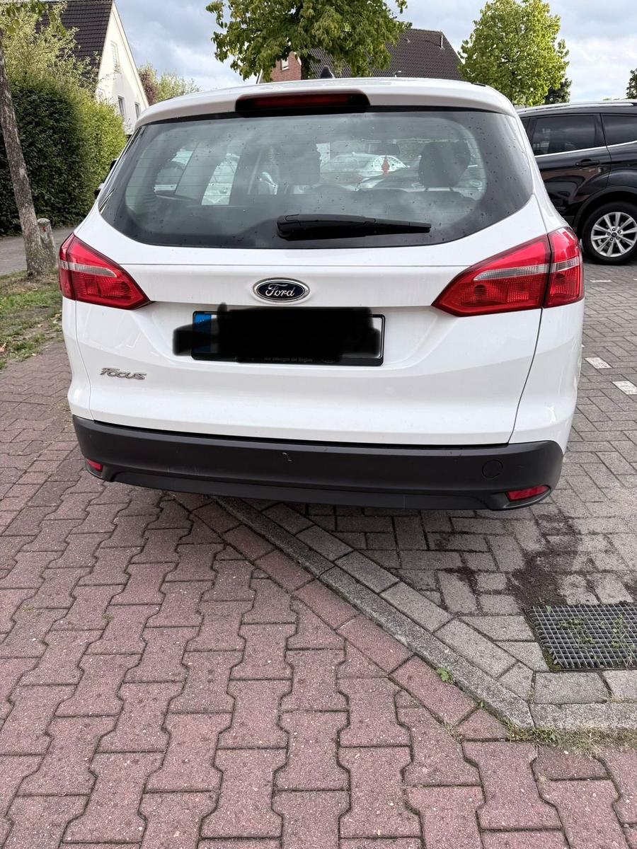 Ford Focus 2015 — photo 9