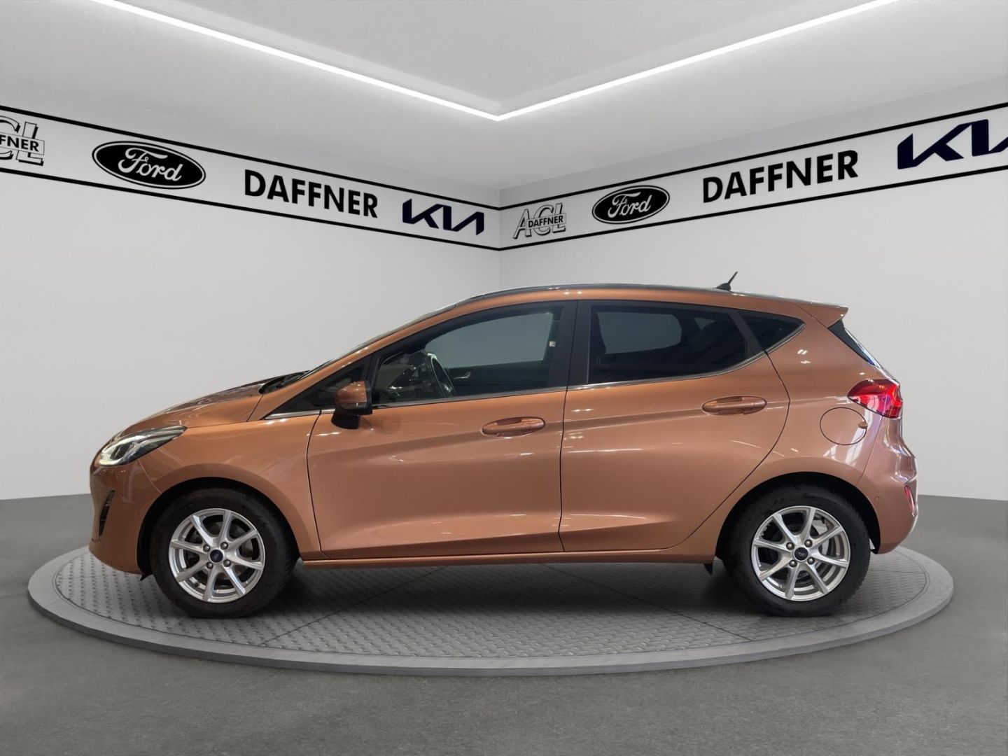 Fahrzeugabbildung Ford Fiesta Titanium Kamera Panoramadach Tempomat