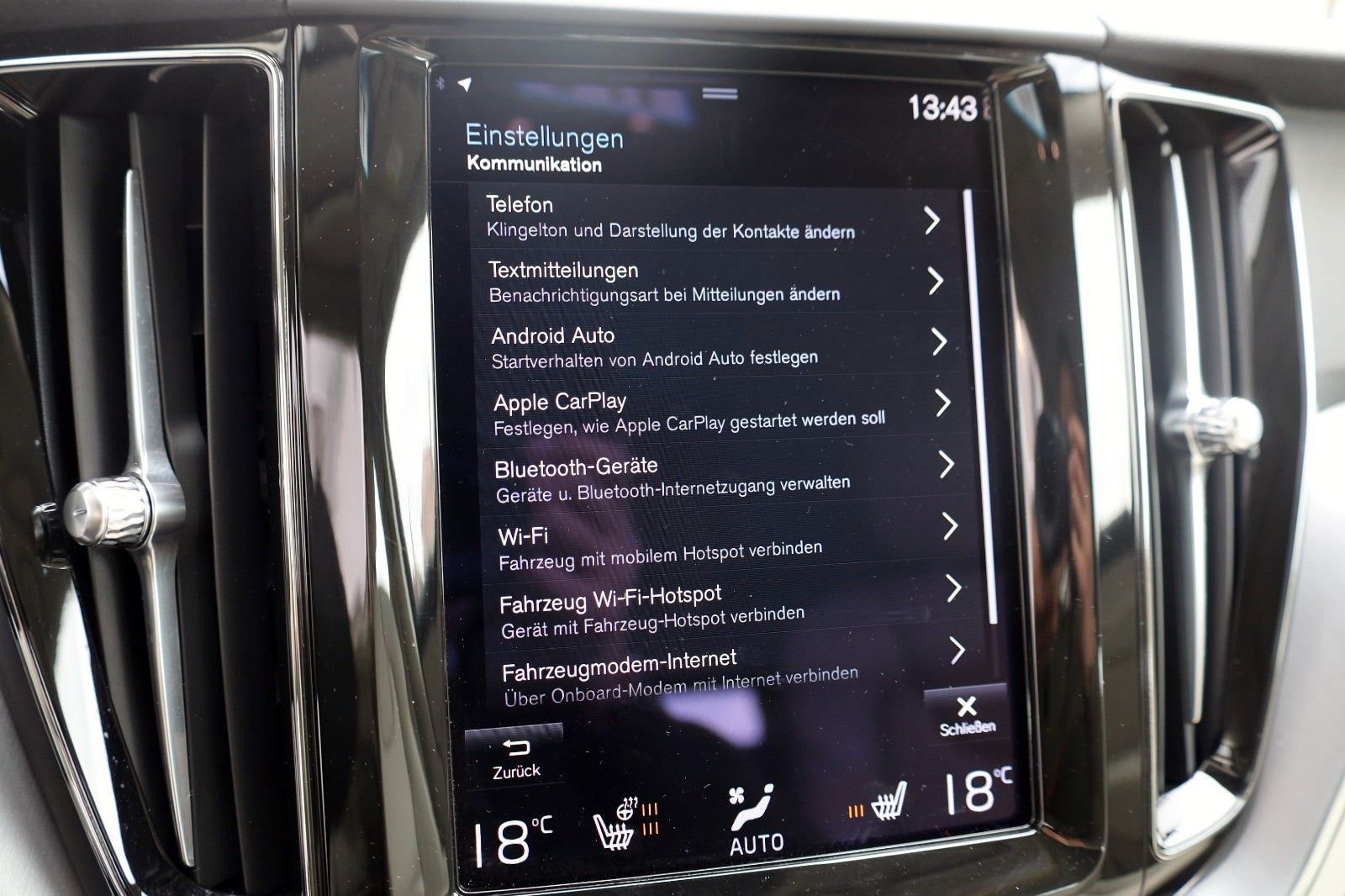 Fahrzeugabbildung Volvo XC60 Momentum Pro Leder,Navi,LED,SH,IntelliSafe