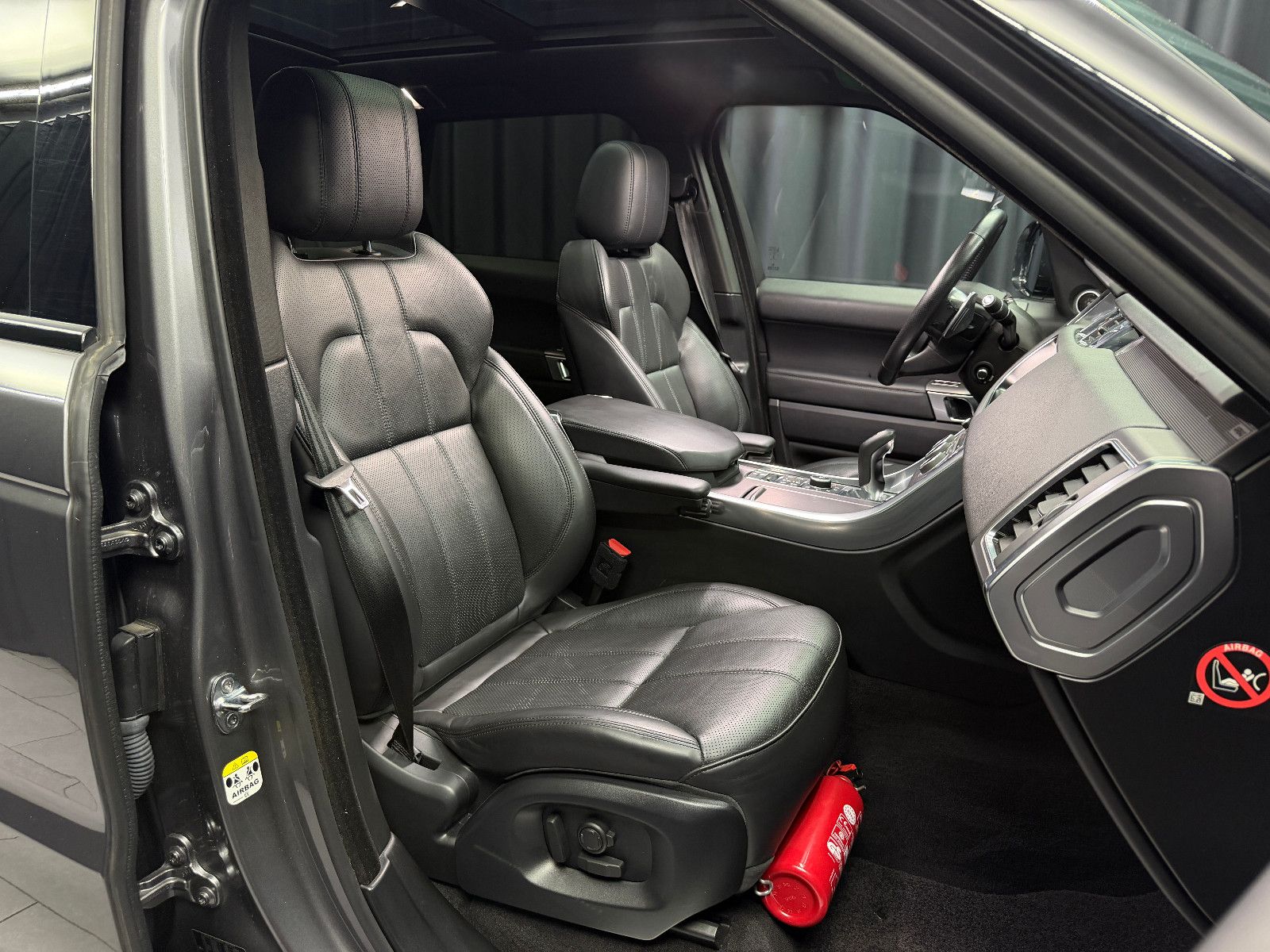 Fahrzeugabbildung Land Rover Range Rover Sport HSE|MERIDIAN|PANO|AHK|LUFT
