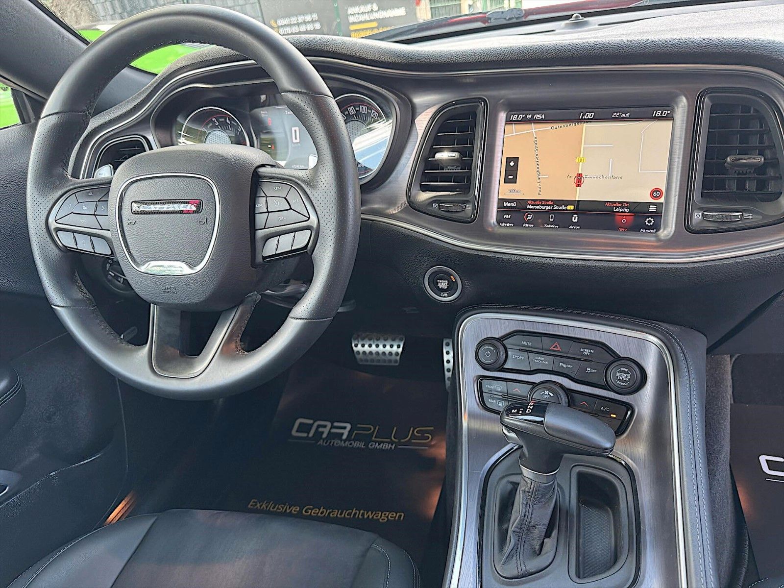 Fahrzeugabbildung Dodge Challenger 6.4 V8 SRT 392 SCAT PACK Performance