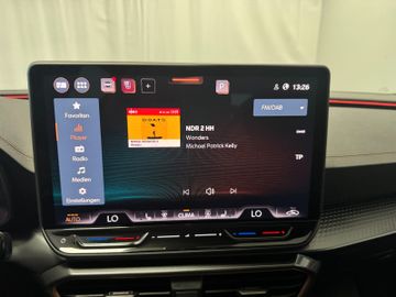 Cupra Leon 2.0 TSI 221 kW VZ  Pano+Sennheiser+19 Zoll