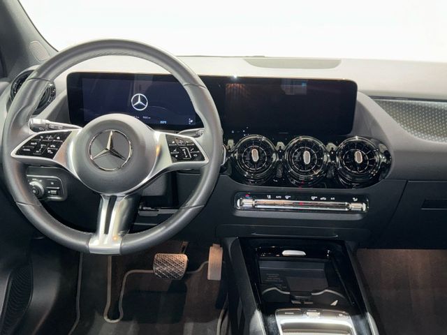 Mercedes-Benz GLA 200 Rückfahrkamera Sitzheizung MBUX-Navi LED