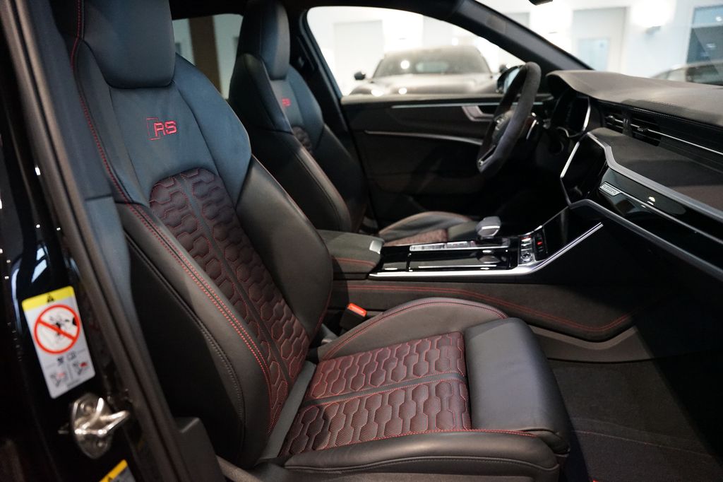 AUDI RS6 performance | RS-Designpaket+ | Pano | HuD AUDI RS6 performance | RS-Designpaket+ | Pano | HuD